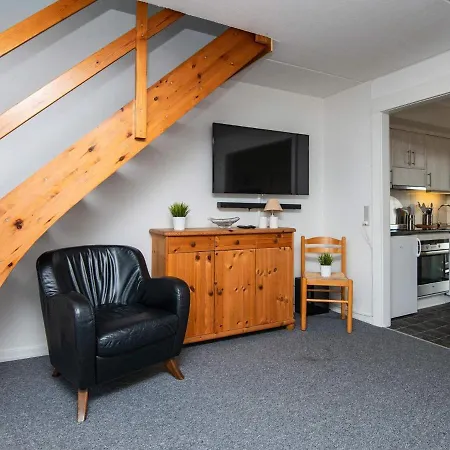 6 Person Holiday In R M